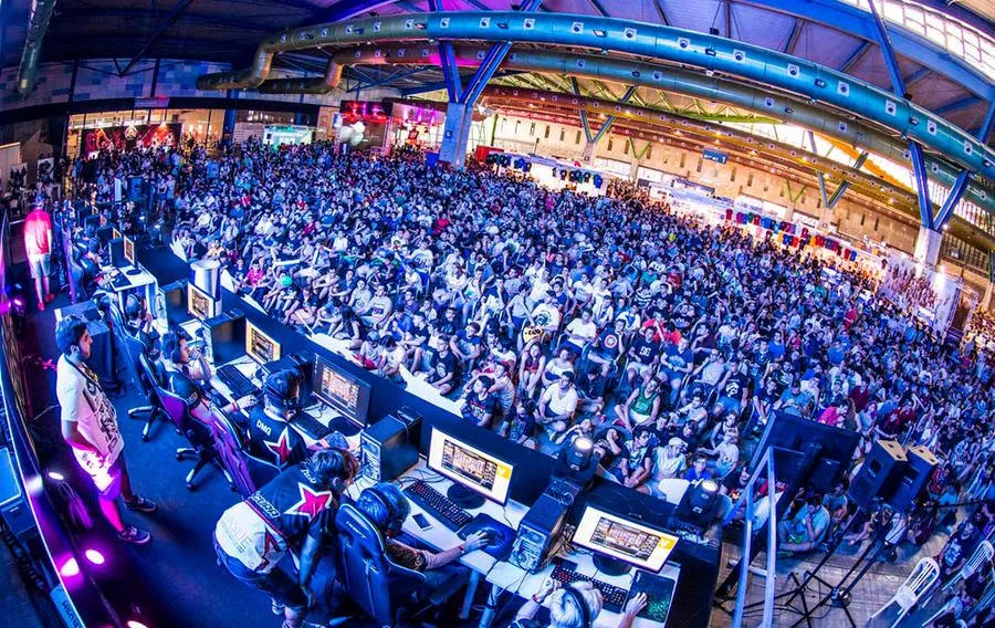 Público en el recinto de Gamepolis, festival de videojuegos de Málaga